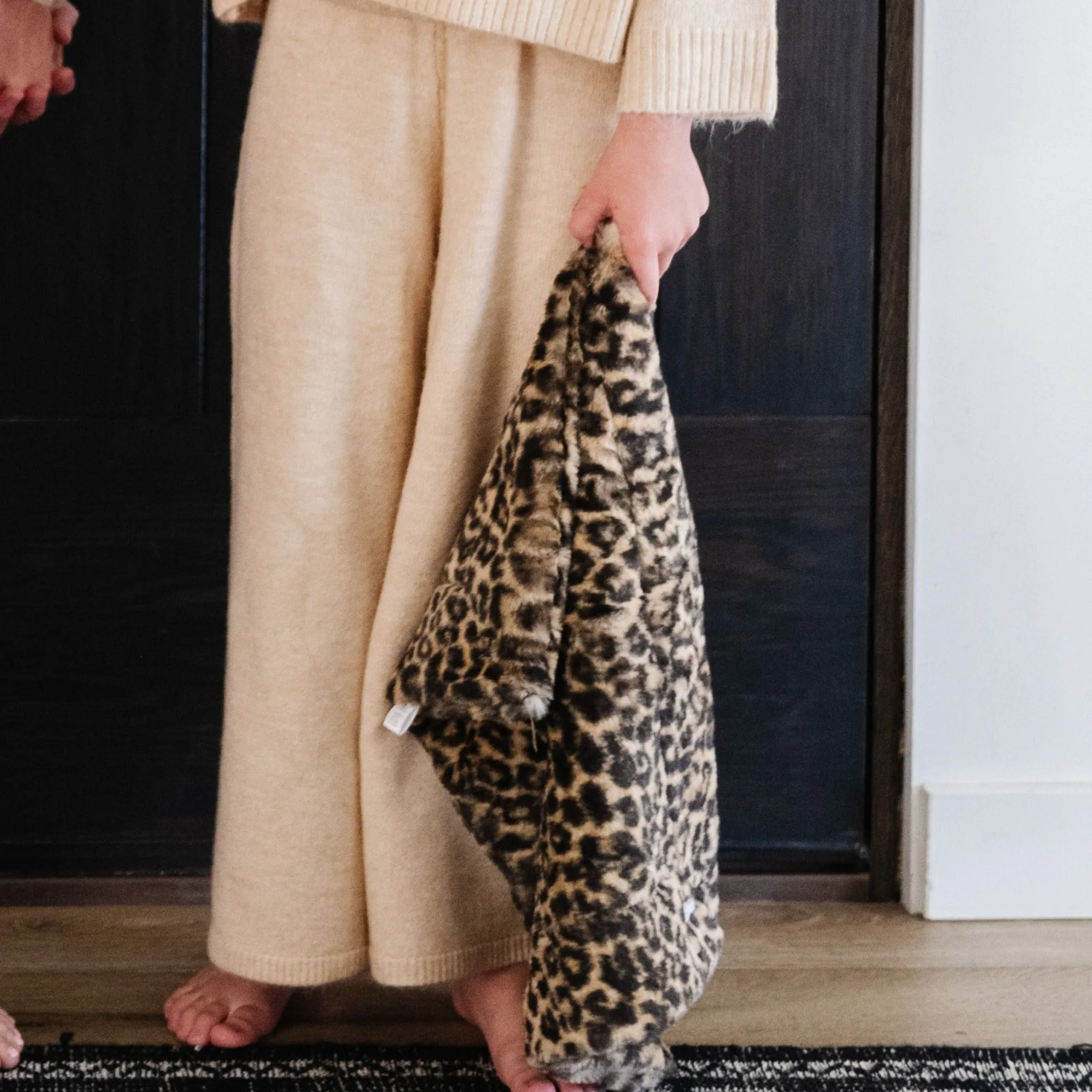 Classic Leopard Faux Fur Mini Blanket
