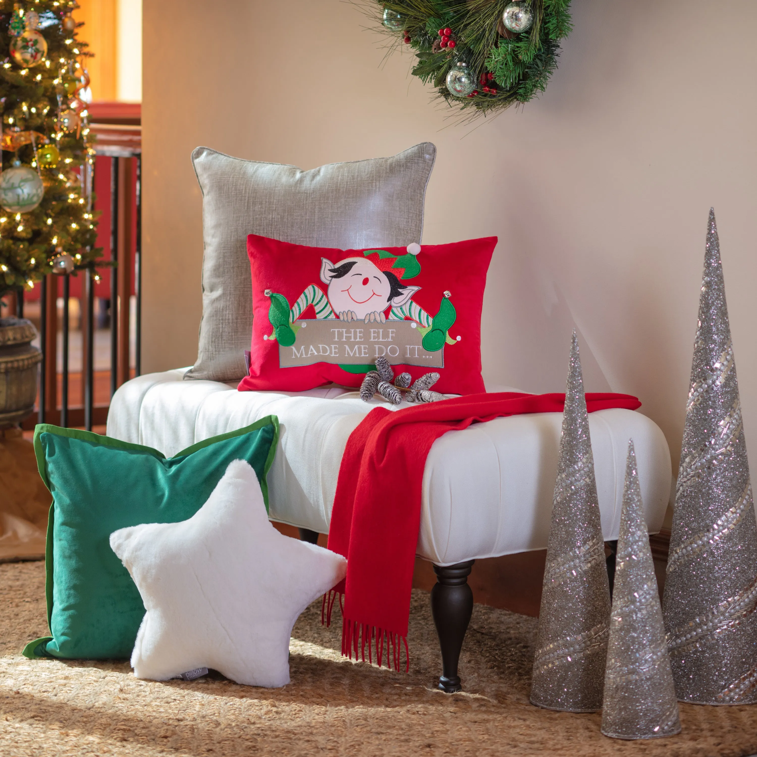 Indoor Fur Star Off White 17-inch Throw Pillow